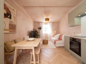 Lovingly renovated apartment close to sea